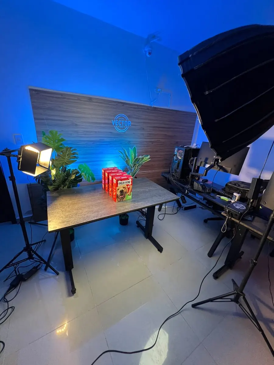 Set de producto: Mesa, luces y fondo para grabación de producto