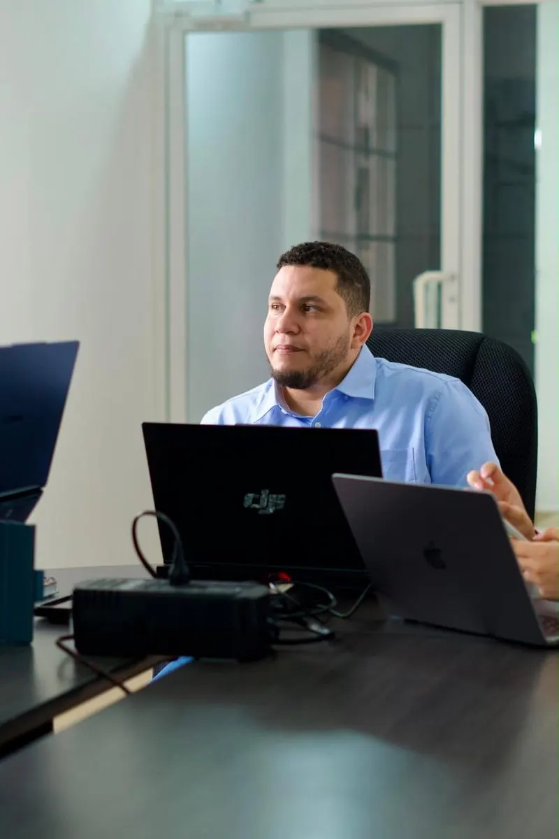 Asesoría comercial: Sesión de trabajo uno a uno con el cliente